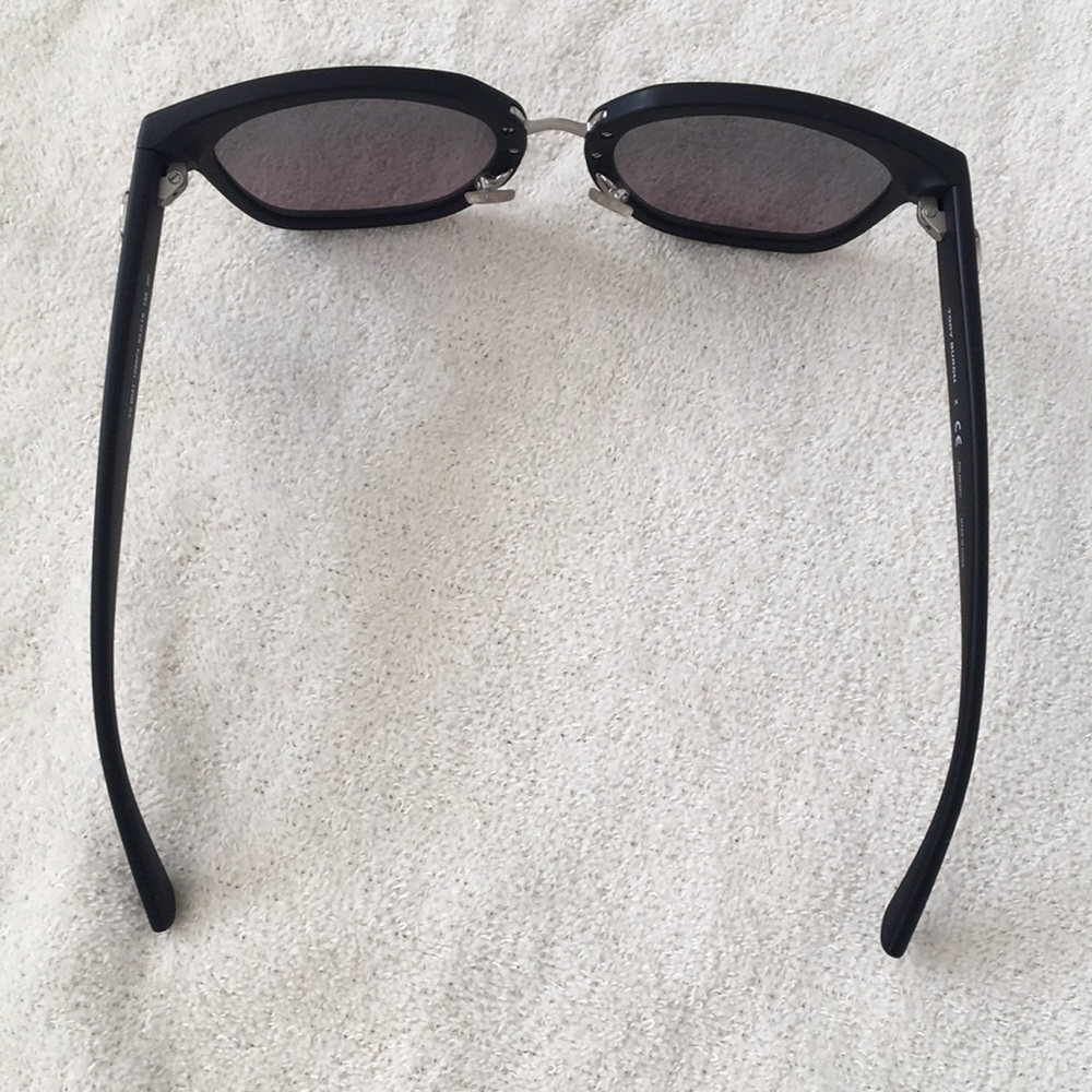 Tory Burch Sunglasses - Picture 3 of 6